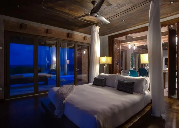 Gladden Private Island Villa Placencia