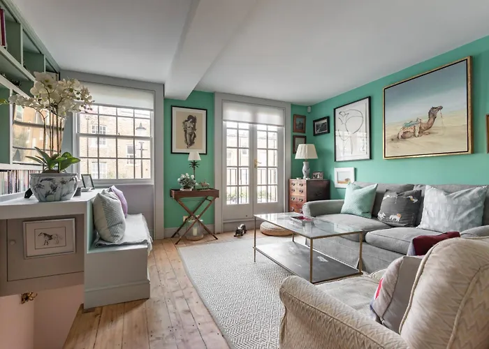 Royal Crescent Mews Villa London