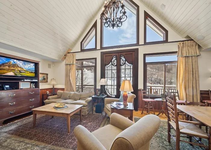112 Skiway Beech Mountain