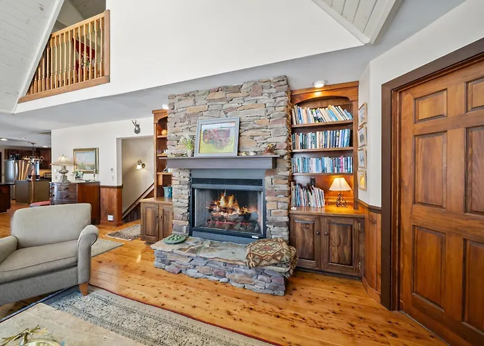 112 Skiway Beech Mountain