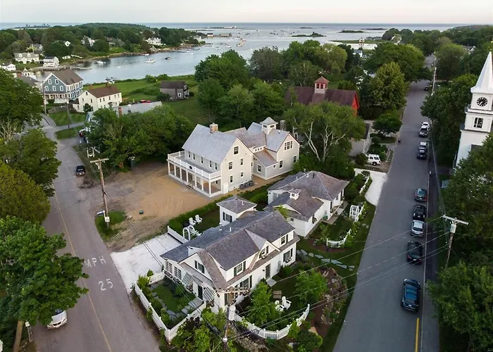 Captains Cottage 3 Bedroom 3,5 Bathroom In Cape Porpoise Kennebunkport