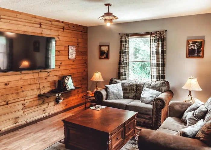 Romantic Cabin Hot Tub King Bed Private Forest Rockbridge