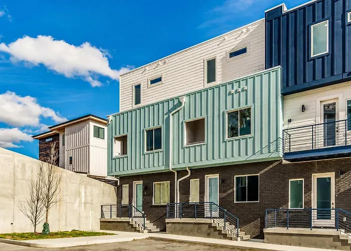 Two Luxury Homes Side-By-Side Sleeps 24 Nashville