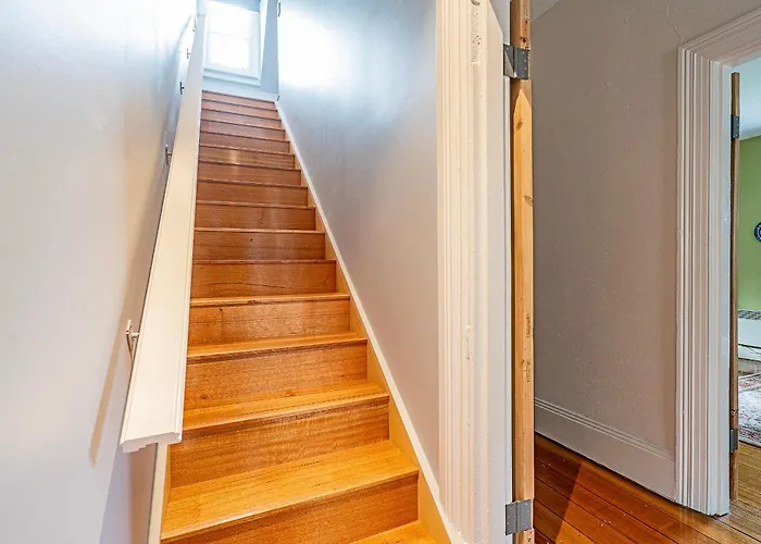 Rose Cottage - Charming Haven Near Cbd & Waterfront Hobart
