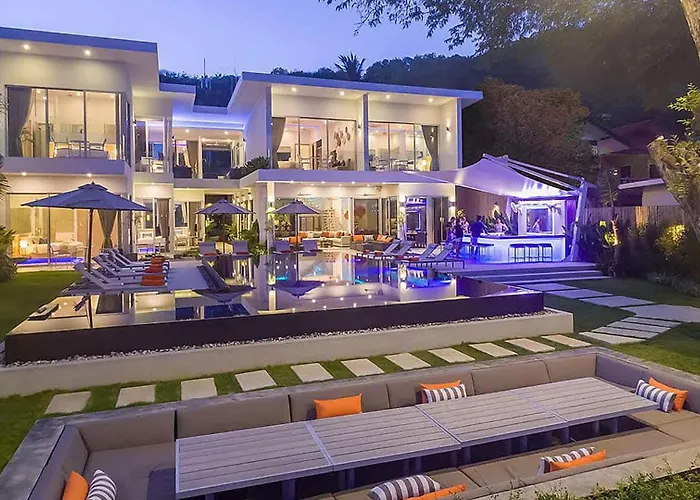 Villa Baan Amandeha Phuket