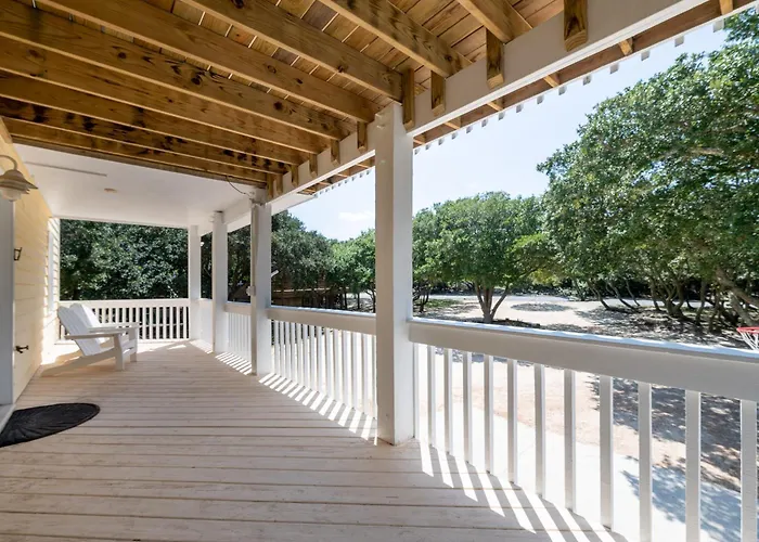 Carolina Breeze - Southern Shores, Chickahauk, 200 Yards To The Beach, Flex Stays, Private Decks