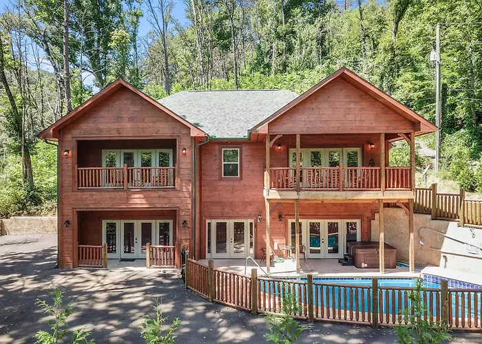 Smoky Mountain Splash Gatlinburg