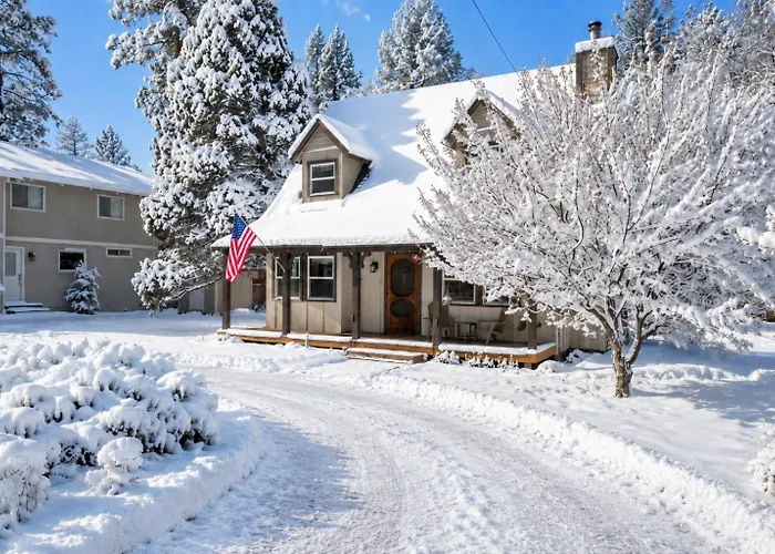 Little Bear Cottage - Cozy, Quaint Cabin With A Great Fireplace And So Many Fun Board Games! Big Bear Lake