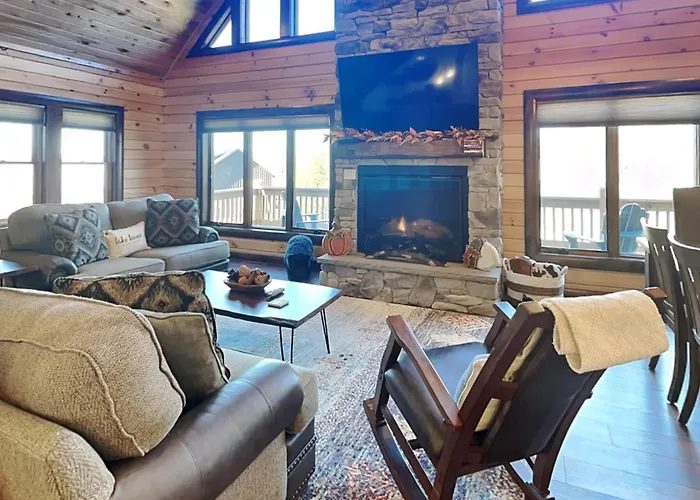 Mama Bear Lodge McHenry