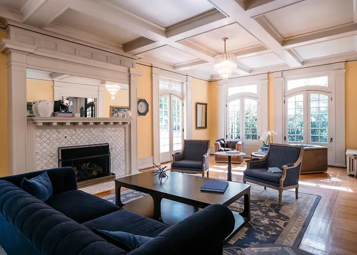 Portland'S White House Carriage House Villa
