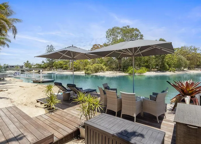 Luxury Retreat With Private Beach & Jetty Noosa Heads
