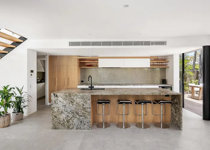 Luxury Retreat With Private Beach & Jetty Noosa Heads