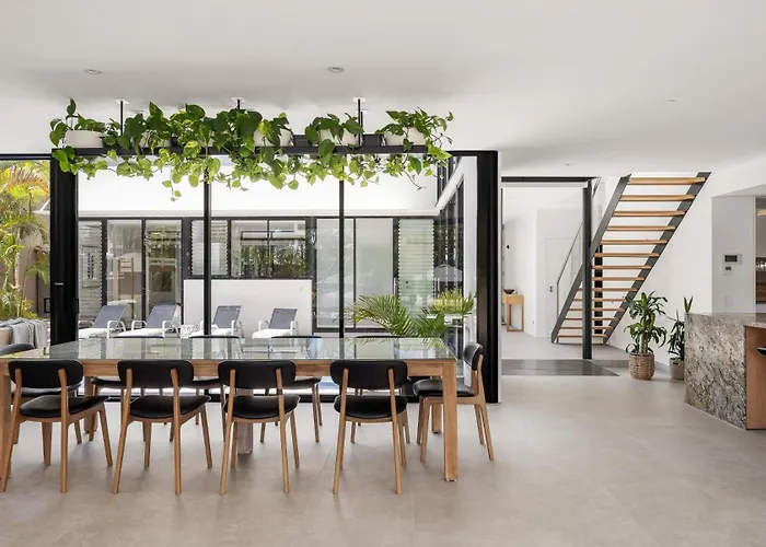Luxury Retreat With Private Beach & Jetty Noosa Heads
