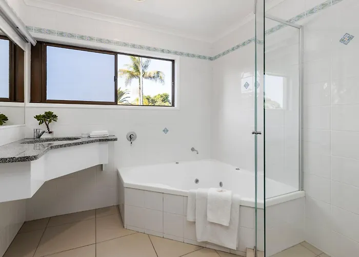 Breathtaking River Views On Noosa Parade