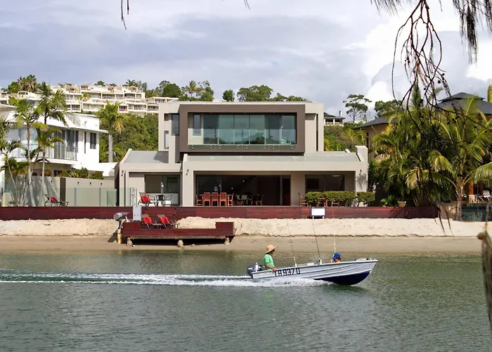 Canalfront Retreat, Private Jetty & Pool Noosa Heads