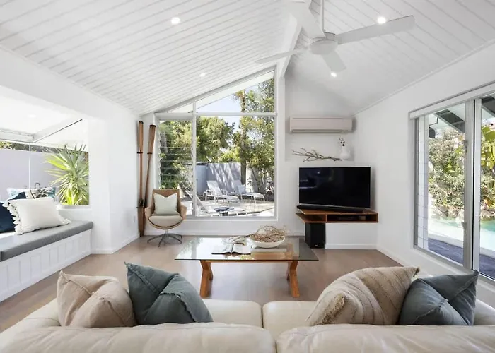 Tranquil Mediterranean Villa Bianco Noosa Heads