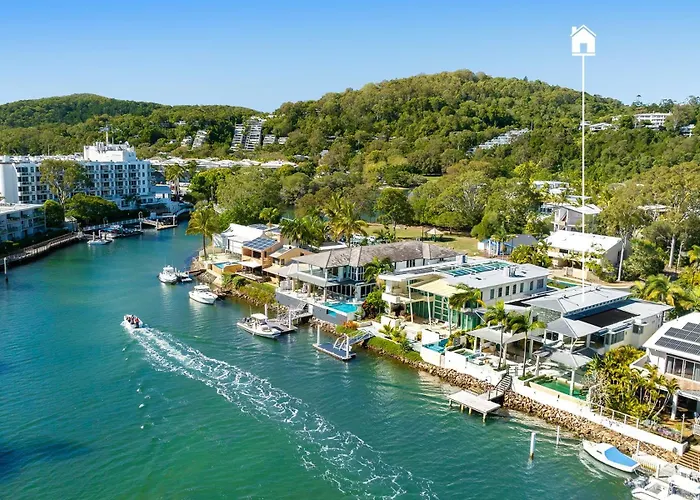 Iluka, Luxurious Riverfront Retreat Noosa Heads