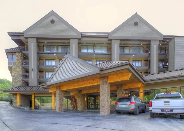 Clarion Pointe Downtown Gatlinburg Hotel