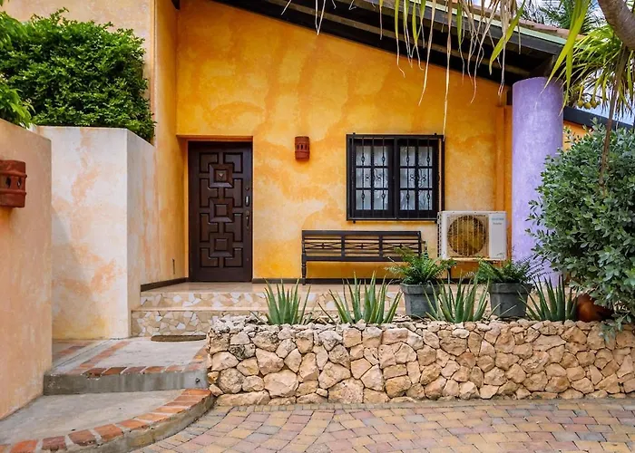 Aloestraat 14 Villa Oranjestad