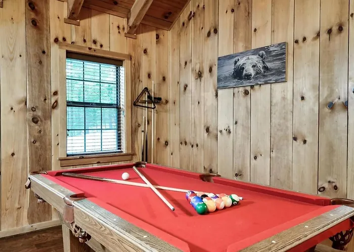 Moonshine Holler Pool Table Hottub Gburg Pigeon Forge 8 Miles Villa Sevierville