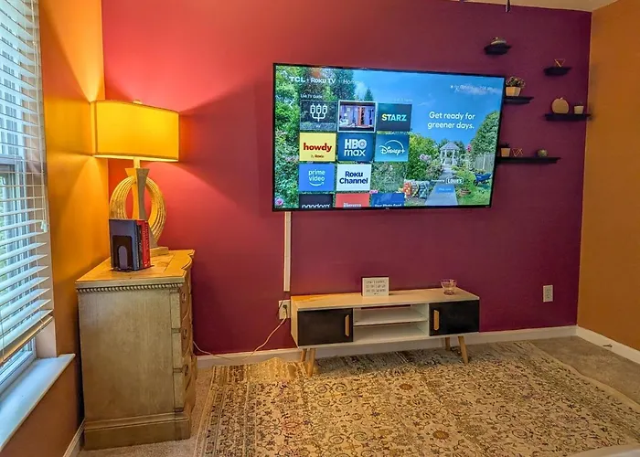 4Br Home With Calif King Bed Sleeps 10, Gym Near Airport Atlanta
