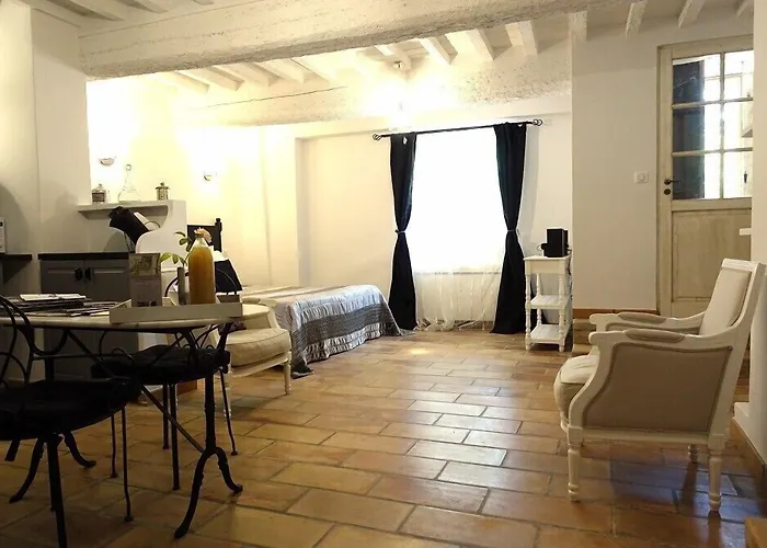 Domaine De Rhodes - Locations De Vacances / Vacation Rentals Avignon
