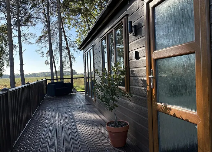 Hollicarrs - Woodland Lodge York