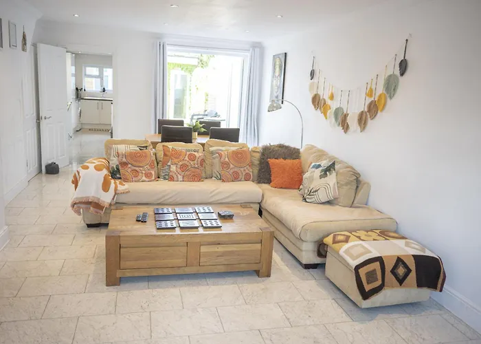 The Spacious Stay Stratford London