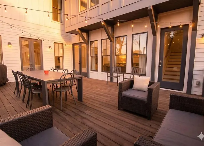Large Grand East Nash 4Br Hot Tub Villa Nashville