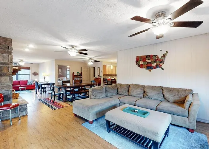 Lone Star Lake House Eureka Springs
