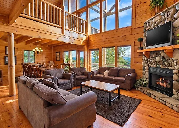Spacious Cabin Sleep 28 Hot Tub Games Shared Pool Pigeon Forge