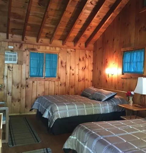 Amber Lantern Duplex Cottage Lake George