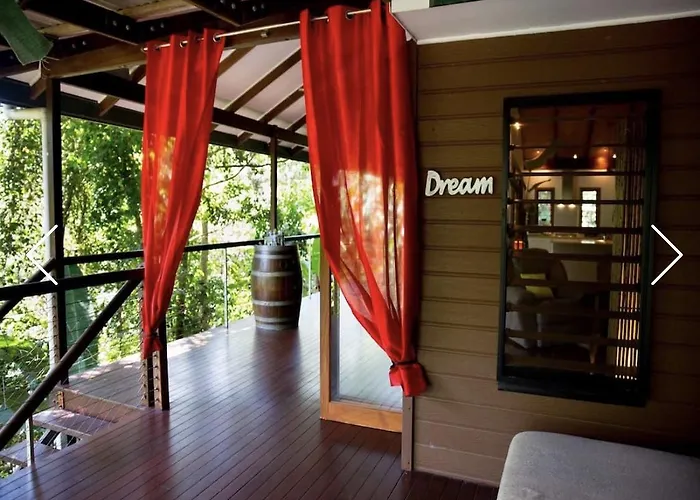 Treetops Retreat Cairns