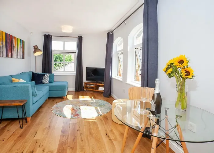 7 Gibson House - Chic City Centre Apartment With Parking York