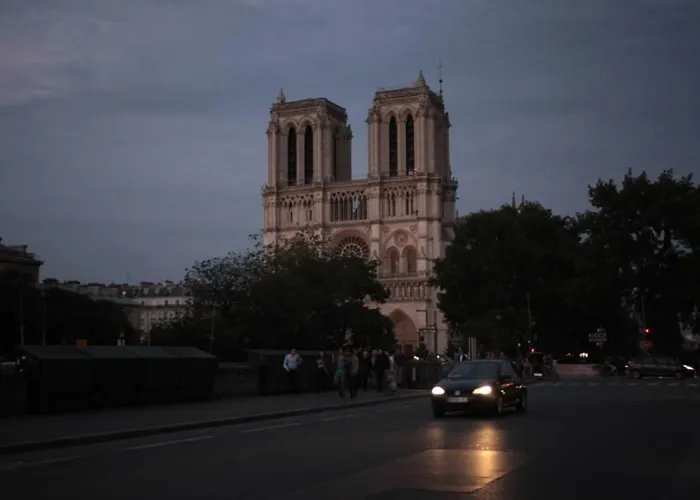 Saint Michel Notre Dame Apartment Paris