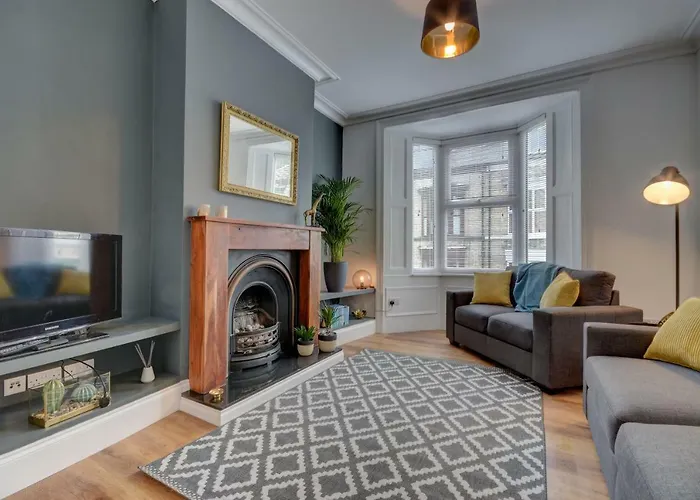 38 George Street Villa Whitby