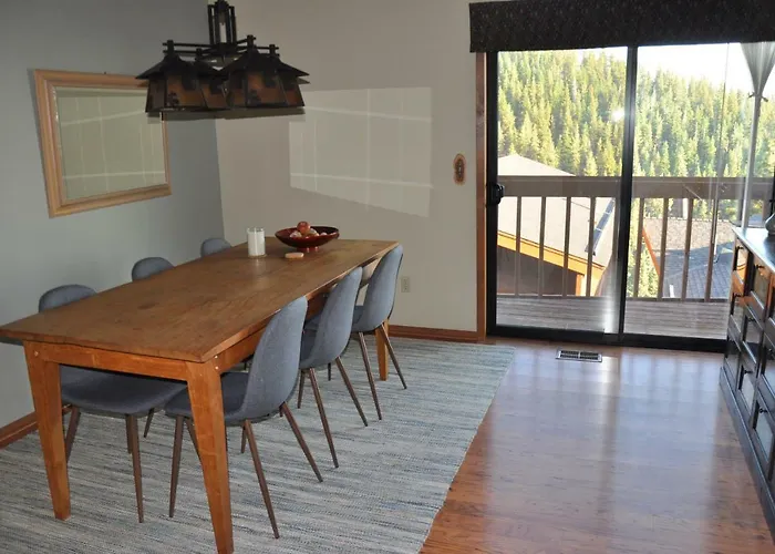 Bitterbrush - 400 Fairview Boulevard - Very Close To Diamond Peak And Beaches - Wstr21-0086 - Tax Id W4900 - Max 7 People, 2 Cars Parking In Carports Incline Village