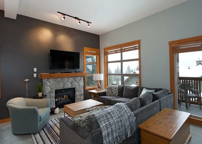 Beautifully Renovated, Fantastic Views Ski In Out 3 Beds - Mountain Star Whistler