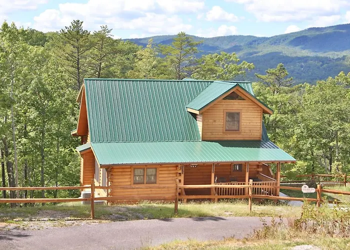 Gray Wolf Den Villa Sevierville