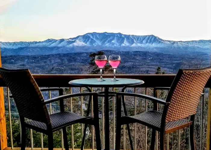 Smoky Mountain Serenity, Amazing Mountain Views 560 Free Tickets Each Paid Day! Sevierville
