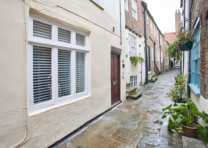 Host & Stay - Threadneedle Cottage Whitby