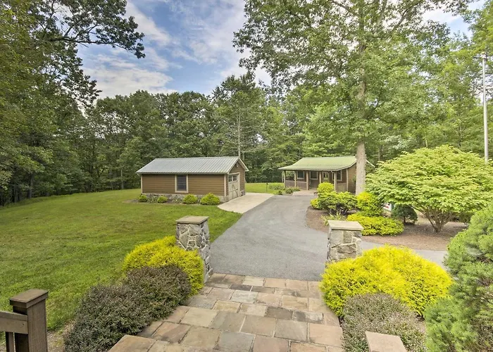 Creekside Berkeley Springs Cabin On 35 Acres!