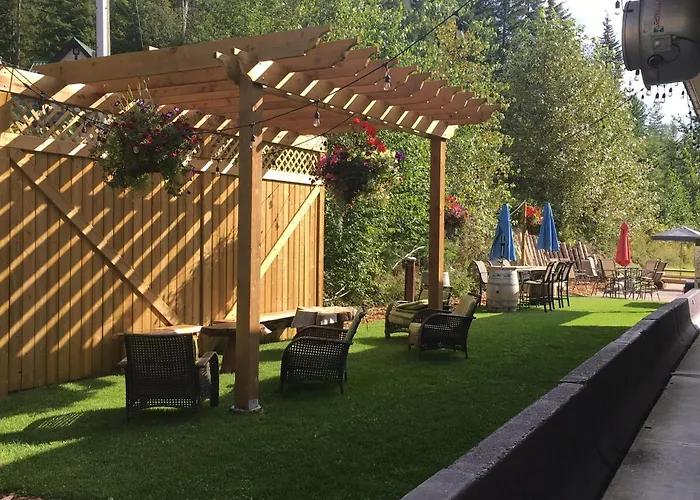 Peaks Lodge Revelstoke