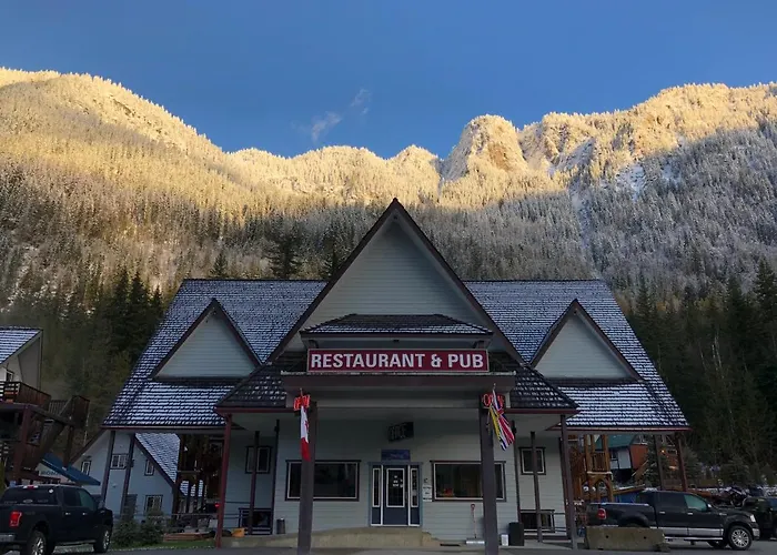 Peaks Lodge Revelstoke